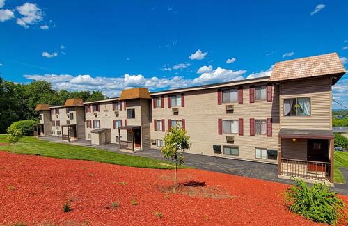 Weirs Beach Condo | 2 BR Private Balcony/Tennis/Pool