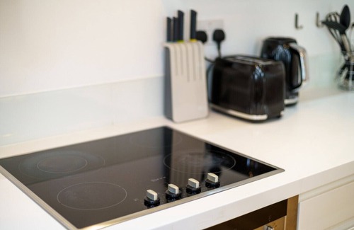 Somers Town Apartment | 2 BR - Regent's Park Retreat
