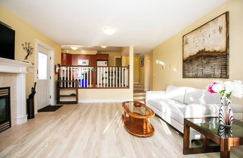 Broadmead Apartment | 2 BR Spacious Ground Level Suite