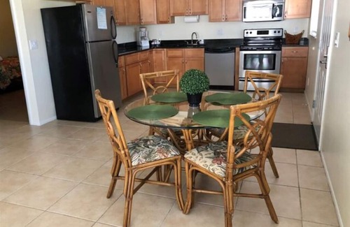 Laurel Villa | 2 BR VILLA SUITE w/queen bed