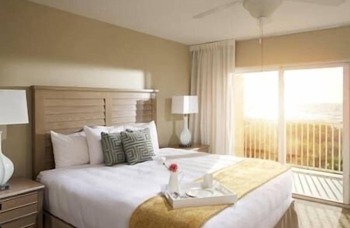 Marco Island Hotel | 2 Charter Club Marco Island Beachfront Resort
