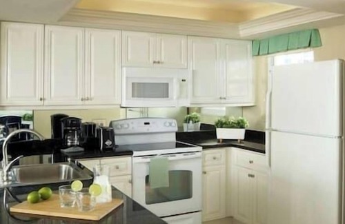 Marco Island Hotel | 2 Charter Club Marco Island Beachfront Resort