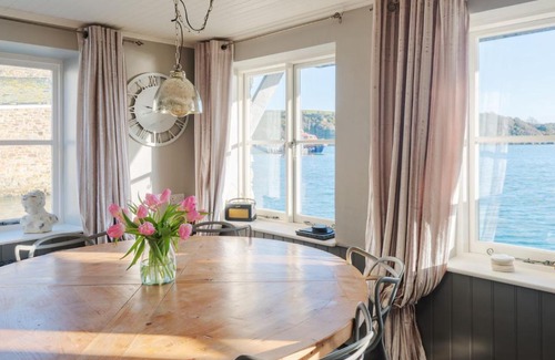 Salcombe House | 2 Clifton Place