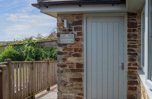 Bugford House | 2 COACHMAN'S COTTAGE, HILLFIELD, family friendly in Dartmouth
