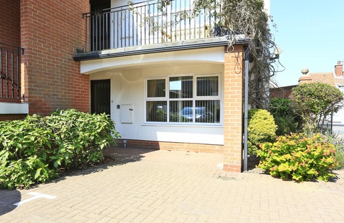 Aldeburgh Apartment | 2 Coastguard Court - One Bedroom Apartment, Sleeps 2