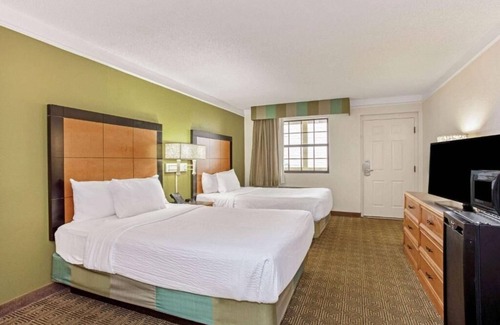 Orlando Hotel | 2 Comfortable Rooms Near Disney & Universal – Ideal Base for Orlando Fun!