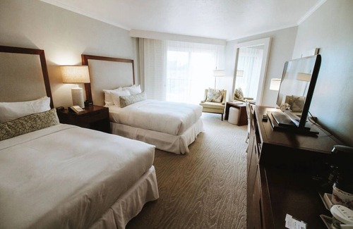 Hanamaulu Hotel | 2 Comfortable Rooms w/Garden View! Close to Lydgate State Beach Park! Pool!