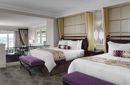 Las Vegas Hotel | 2 Connecting Suites at a 5⭐️ Hotel