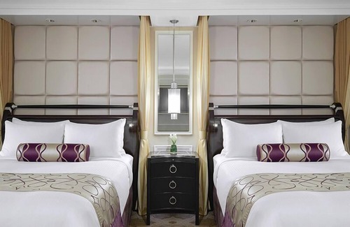 Las Vegas Hotel | 2 Connecting Suites at a 5⭐️ Hotel