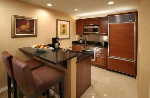 Las Vegas Apartment | 2 Connecting Suites at a 4.5⭐️ Hotel