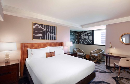 Glencoe Hotel | 2 Connecting Suites at a 4⭐️ Hotel