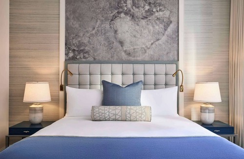 Financial District Hotel | 2 Connecting Suites + Connecting Room at a 5⭐️ Hotel