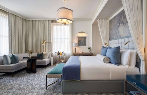 Financial District Hotel | 2 Connecting Suites + Connecting Room at a 5⭐️ Hotel