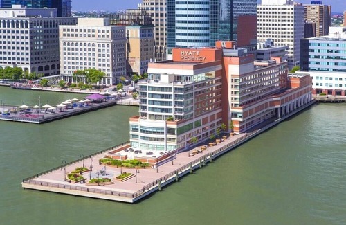 Exchange Place North Hotel | 2 Connecting Suites at a 4⭐️ Hotel