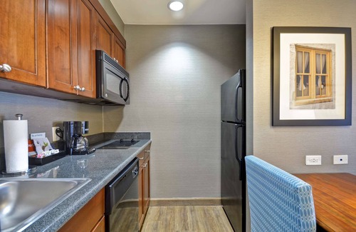 Wilmington Hotel | 2 Connecting Suites at a Hotel