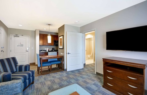 Wilmington Hotel | 2 Connecting Suites at a Hotel