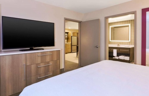 Wilmington Hotel | 2 Convenient Units! Outdoor Pool, Pets Allowed, FREE Breakfast and Parking!