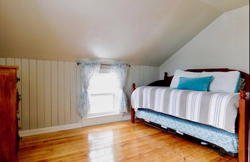 Cooperstown House | "2 Cottage Bundle" of Cooperstown Cottages by the Creek - 4 mi to Dreams Park!