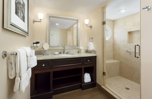Uptown - Upper Duval House | 2 Deluxe 2 Queen Beds Accommodations at Southernmost Beach Resort