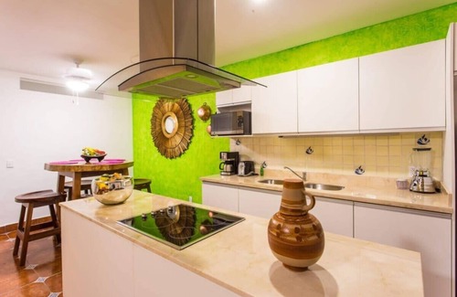 North End Apartment | 2 Deluxe 2BR Suites only 2' Walk from the Beach