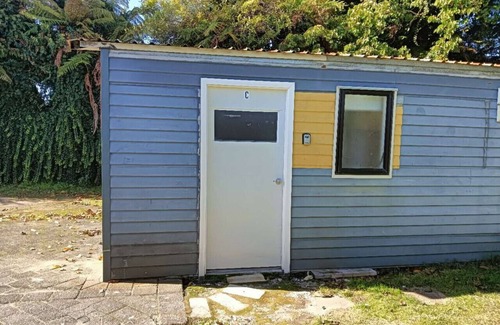 Kawaha Point Ski Chalet | 2 double and 1 sofa beds garden chalet, 7C Salisbury Road, Rotorua