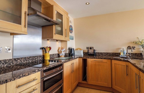 West Bay Cottage | 2 DRIFTWOOD, family friendly, country holiday cottage in West Bay