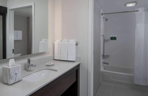 Fairfax Hotel | 2 Family-friendly Units w/Kitchenettes, Free Grab & Go Breakfast, Pet-friendly!