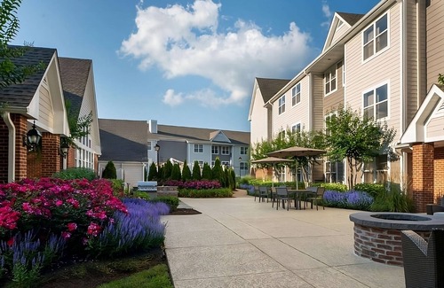 Fairfax Hotel | 2 Family-friendly Units w/Kitchenettes, Free Grab & Go Breakfast, Pet-friendly!