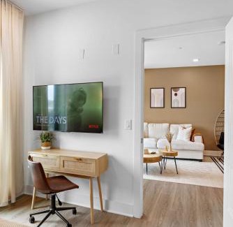 Central Business District Apartment | 2 Free Parking, Gym, Pool Table, NYC 30min, EWR 10min