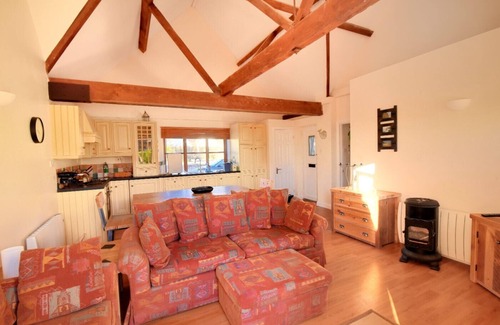 Rousdon House | 2 HOME FARM SOUTH, pet friendly, with a garden in Lyme Regis