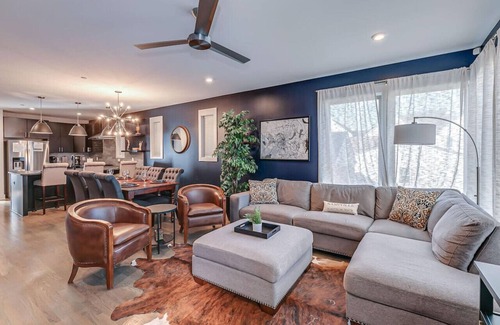 East Nashville House | 2 Homes Side by Side, Sleeps 24 People,Game Room,