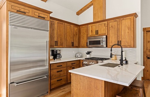 Government Camp House | 2 Homes Sleeps 22 Sauna Hot Tub Fire Pit