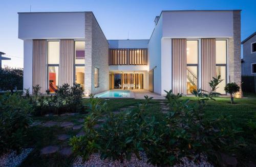 Fiorini Villa | 2 In 1
