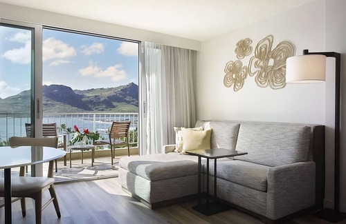 Lihue Hotel | 2 Large Rooms w/Ocean View! Close to Kauai Backcountry Adventures! Outdoor Pool