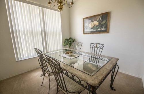 Esprit House | 2 Lounges – Pool – Lanai – 10 Mins to Disney – Esprit Community