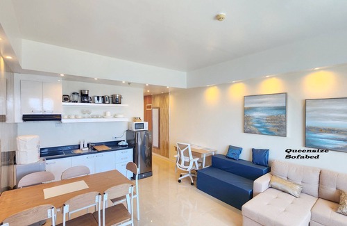 Lapu-Lapu Condo | 2 Luxury 1 BR Condos next to each other/2pools-Gym- amazing ocean-views
