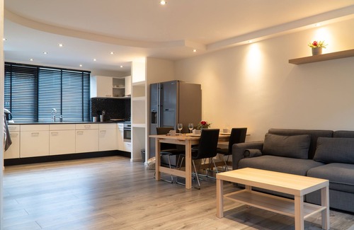 Ijsselmonde House | 2 Luxury 4 bedroom near feyenoord/Ahoy Rotterdam