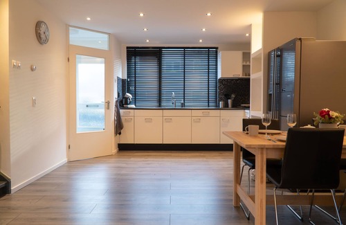 Ijsselmonde House | 2 Luxury 4 bedroom near feyenoord/Ahoy Rotterdam