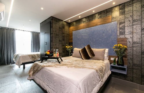 El Poblado Hotel | 2 Luxury Rooms with Window