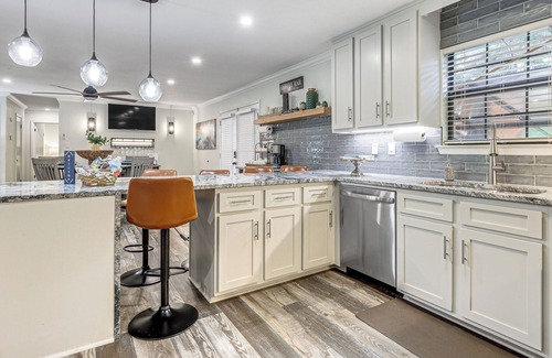 Daphne Cottage | 2 Mi to Bay + Beaches: Home w/ Gazebo in Daphne