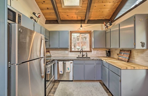 Incline Village Cabin | 2 Mi to Beach: Incline Village Cabin w/Patio!