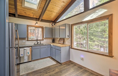 Incline Village Cabin | 2 Mi to Beach: Incline Village Cabin w/Patio!