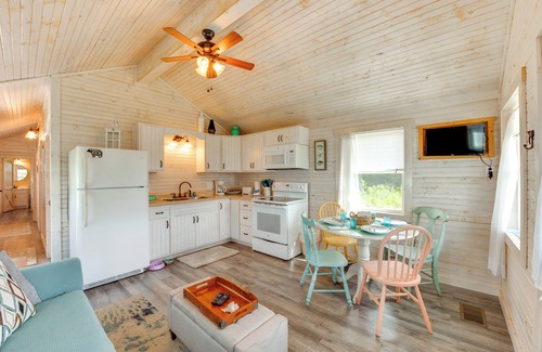 Carrabelle House | 2 Mi to Carrabelle Beach: Home w/Yard & Porch