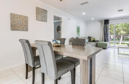 Echo Lake House | 2 Mi to Downtown WPB Home with Patio and Pool!