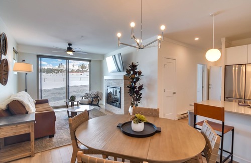Fraser Condo | 2 Mi to Fraser Tubing Hill: Condo w/Fireplace!