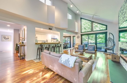 Birchwood Farms Cottage | 2 Mi to Lake: Modern Harbor Springs Home w/Grill!
