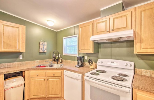 Homosassa House | < 2 Mi to River: Home w/Fire Pit in Homosassa