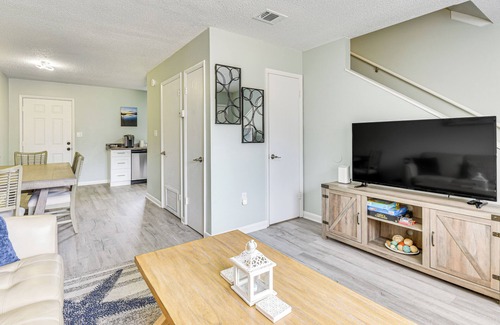 Niceville Apartment | 2 Mi to State Park: Dog-friendly Niceville Home