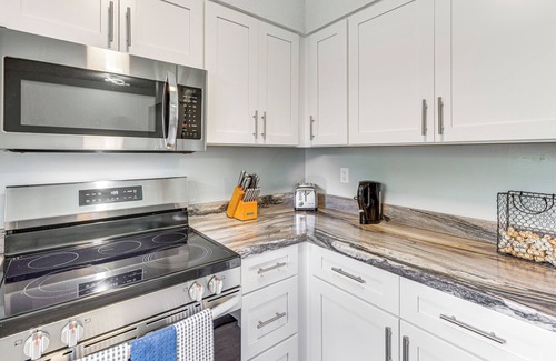 Niceville Apartment | 2 Mi to State Park: Dog-friendly Niceville Home