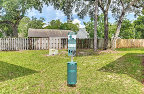 Niceville Apartment | 2 Mi to State Park: Dog-friendly Niceville Home
